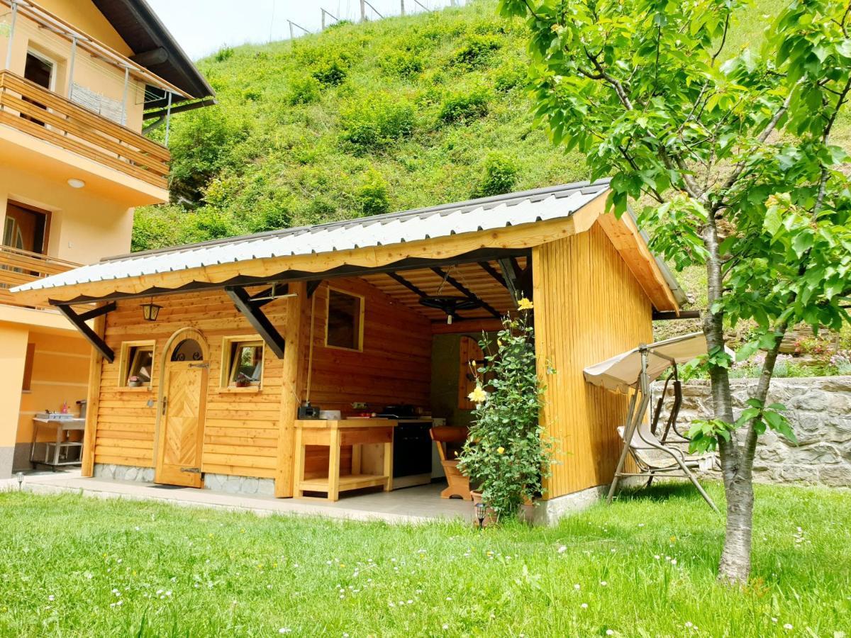 Apartment And Garden House Among The Mountains Podbrdo Bagian luar foto