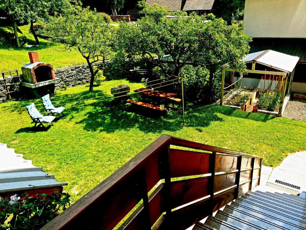 Apartment And Garden House Among The Mountains Podbrdo Bagian luar foto