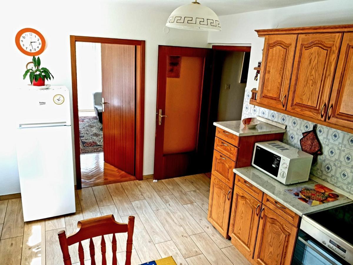 Apartment And Garden House Among The Mountains Podbrdo Bagian luar foto